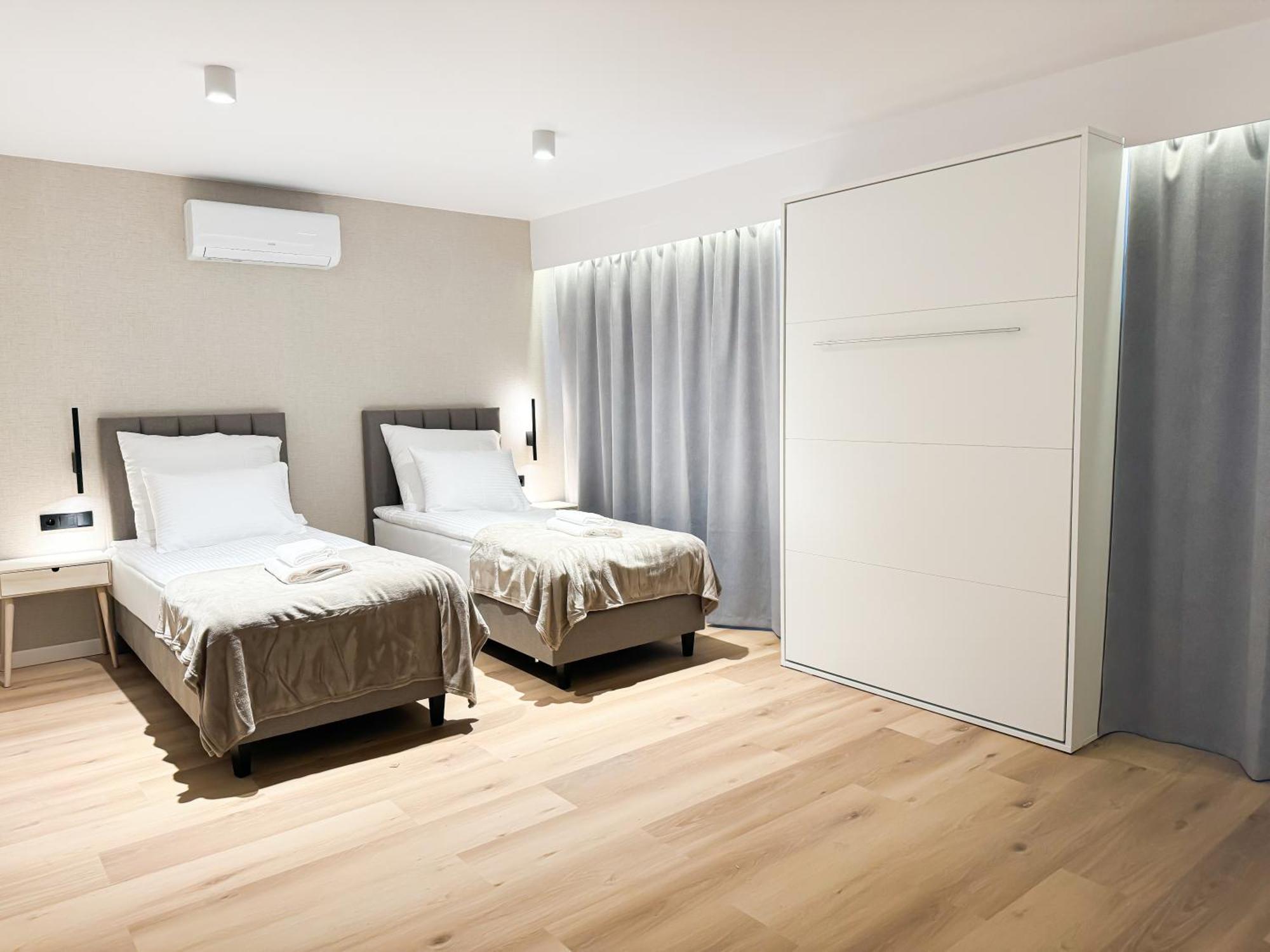 Butas Modra Warsaw